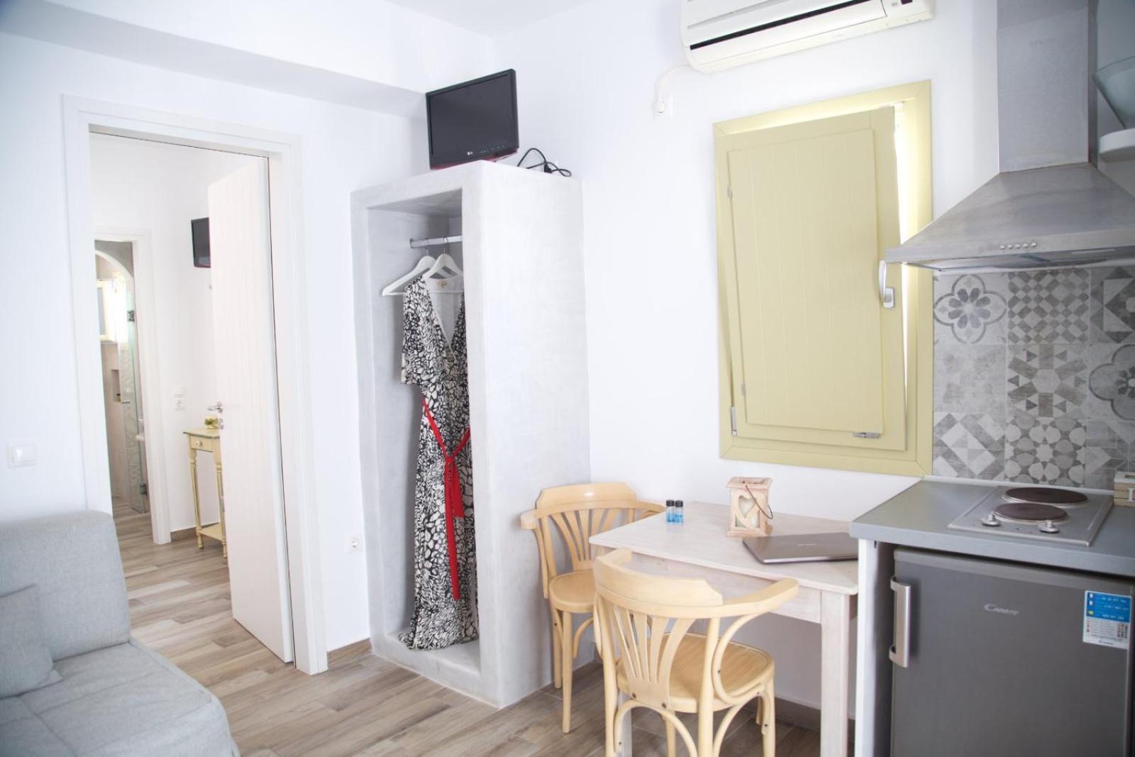 Diasino Apartments And Car Rental Katapola Phòng bức ảnh